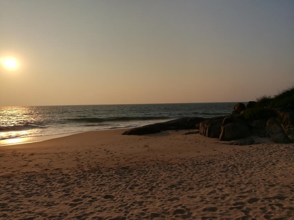 Sunrise Beach Inn Амбалангода Экстерьер фото