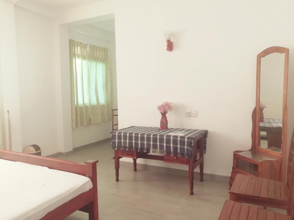 Sunrise Beach Inn Амбалангода Экстерьер фото